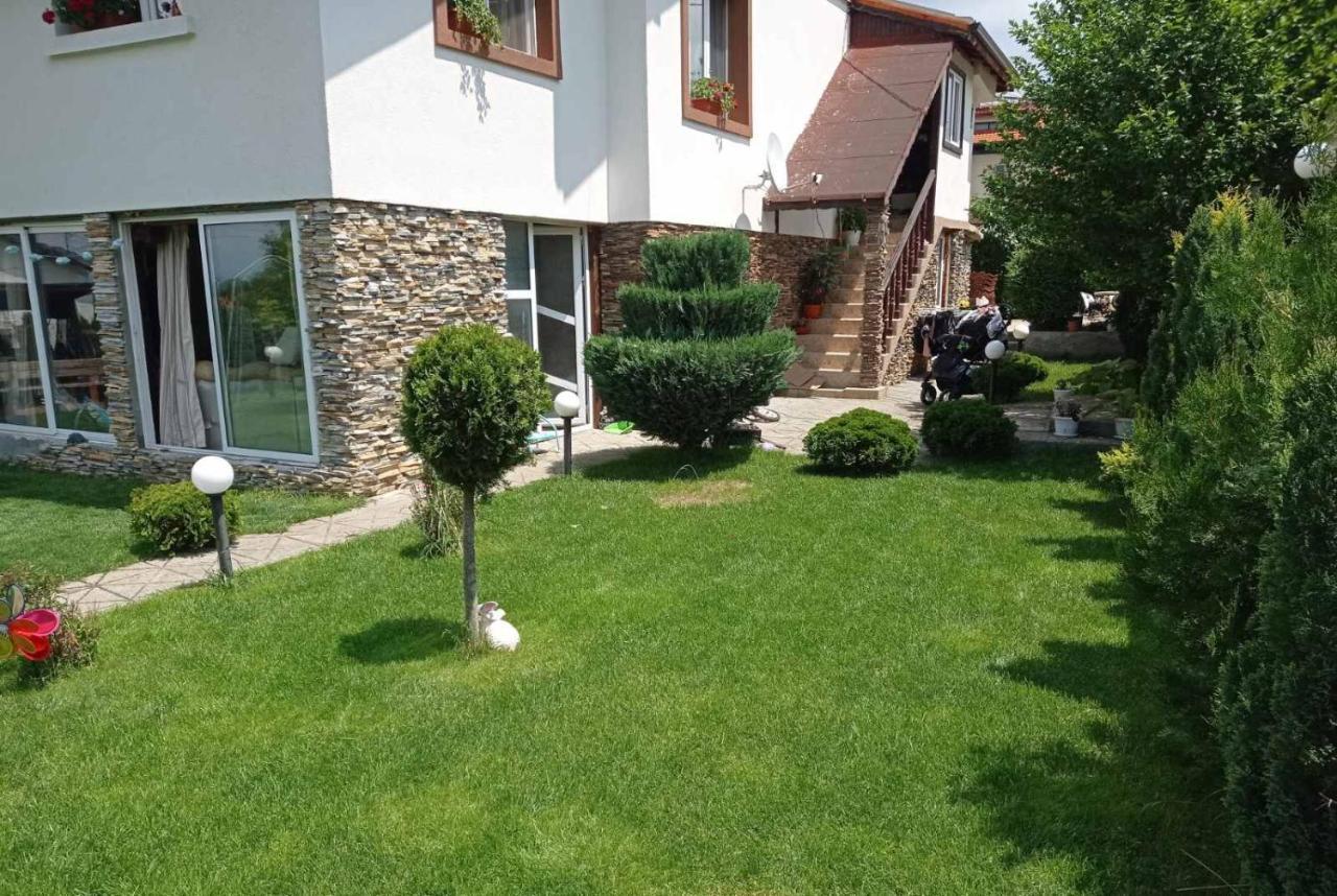 Семейна Къща Лазарови Sapareva Bania Exterior foto
