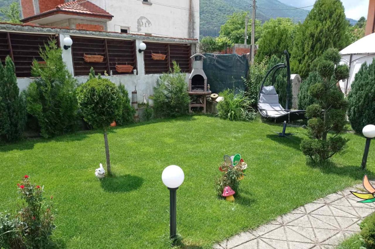Семейна Къща Лазарови Sapareva Bania Exterior foto